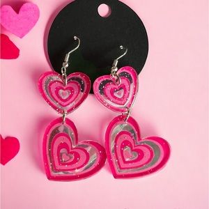 Groovy heart Valentine earrings !! ♥️♥️♥️